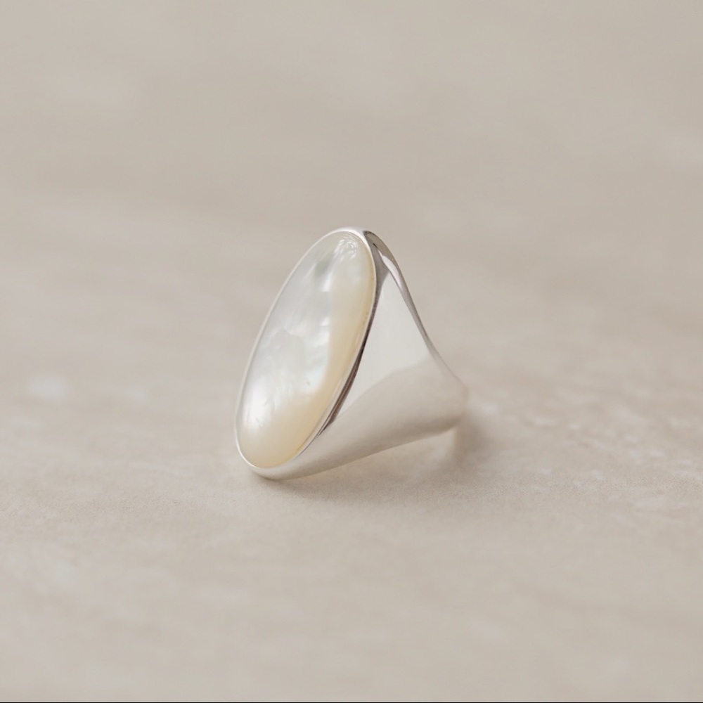 Mother of Pearl Midi Ring | 925 Silver - Picture 2 of 6